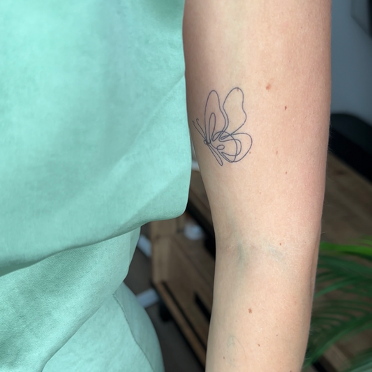 Tijdelijke tattoo vlinder fineline